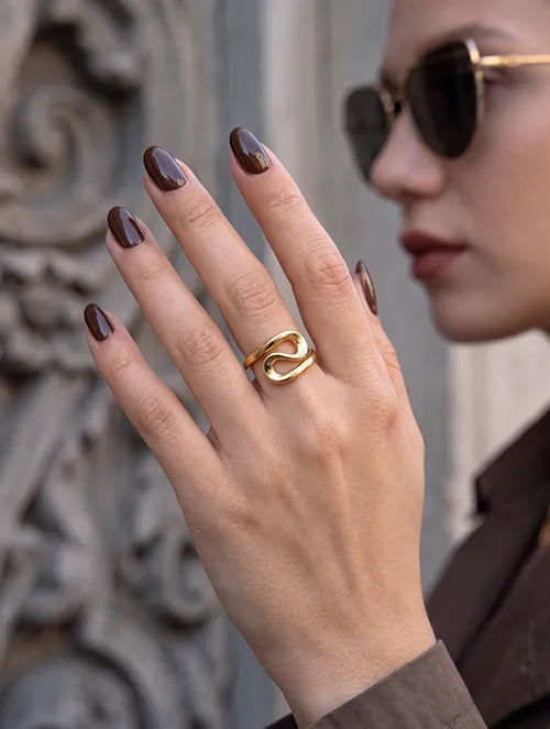 Anillo Olas Doré de Acero Quirúrgico 316L con Baño PVD Oro 18k | Steelo Joyas