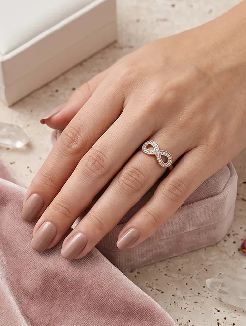 Anillo Infinito Rosé Bicolor de Acero Quirúrgico 316L con Cristales | Steelo Joyas