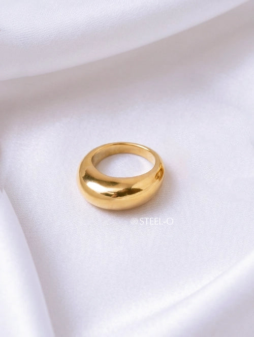 Anillo Bahamas de Acero con Baño Dorado
