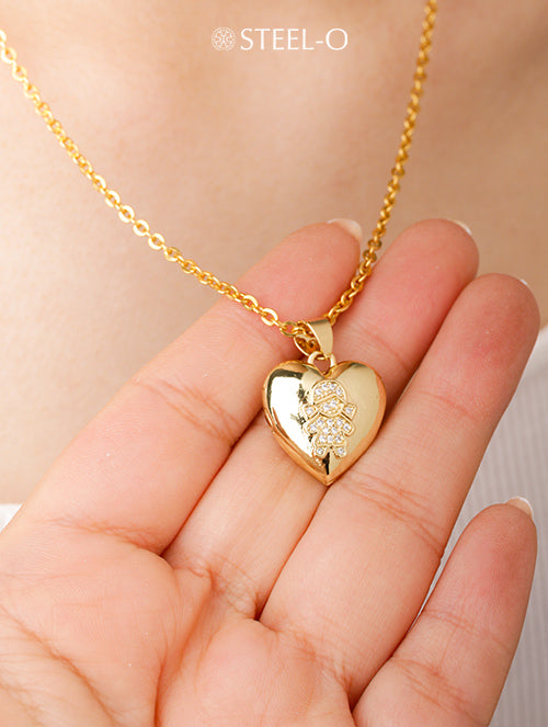 Collar Dorado Cadena con Relicario Corazón de Mamá