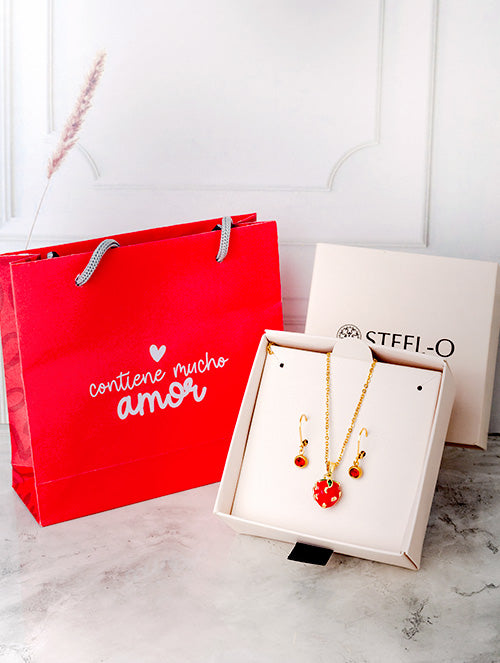 Set de Regalo Aretes y Collar Frutilla