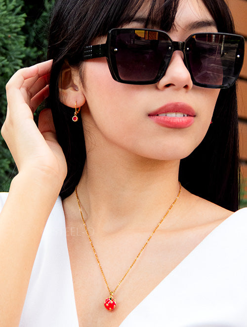 Set de Regalo Aretes y Collar Frutilla