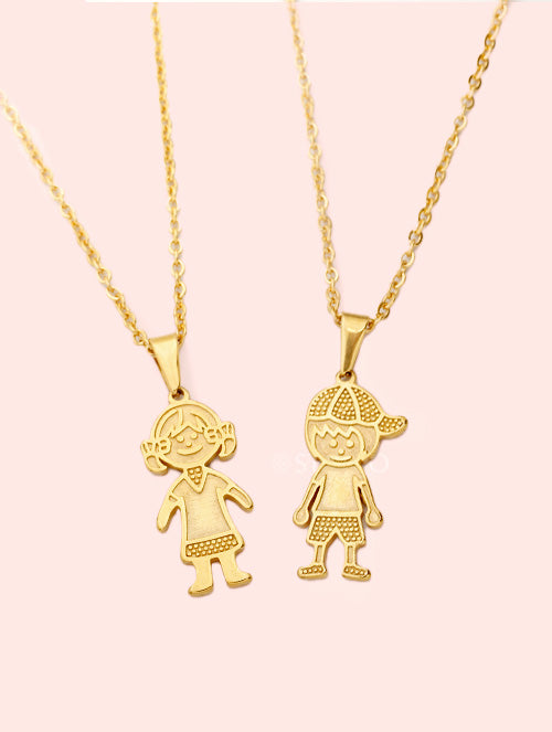 Collar Dorado con dije Niño y Niña