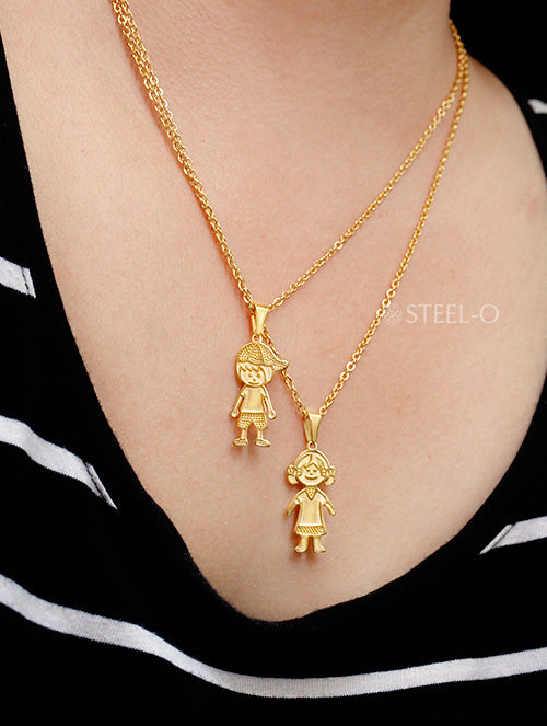 Collar Dorado con dije Niño y Niña