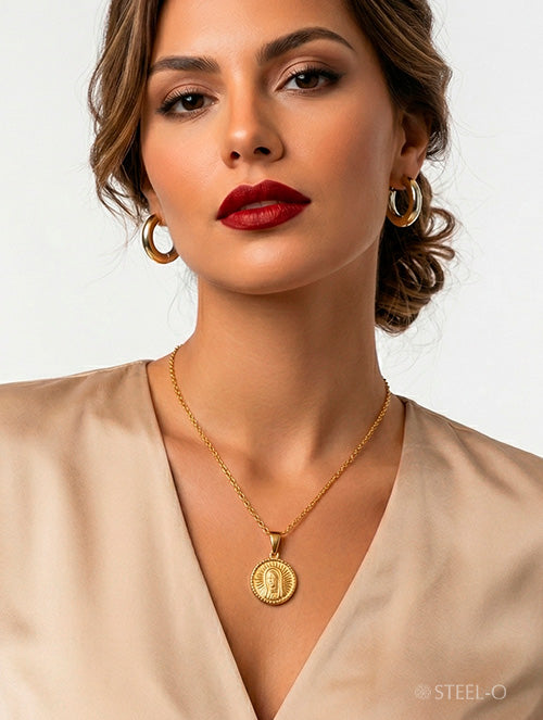 Collar Top Virgen de Guadalupe Acero Quirúrgico Baño Oro 18k