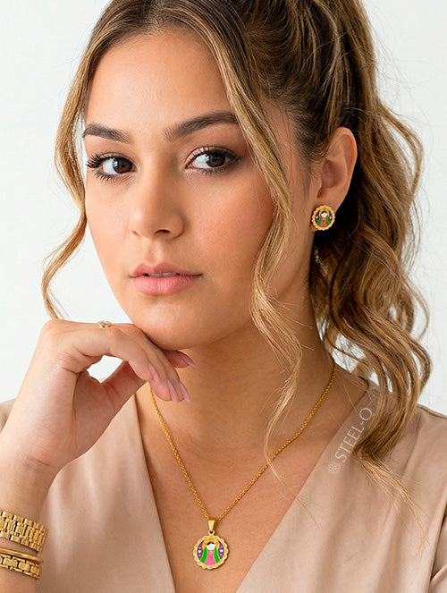 Conjunto de Collar y Aretes Virgen de Guadalupe Lupita Acero Quirúrgico Baño Oro 18k