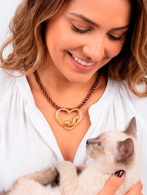 Collar Cordón con Dije Corazón Gatita Minina Acero Quirúrgico Baño PVD 18k