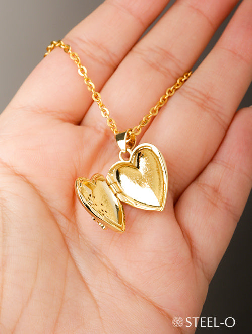 Collar Dorado Cadena con Relicario Corazón de Mamá
